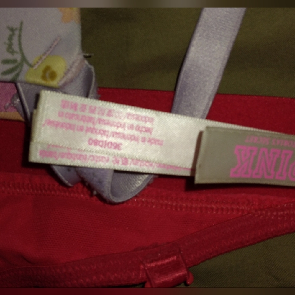 Pink bras - Picture 3 of 3